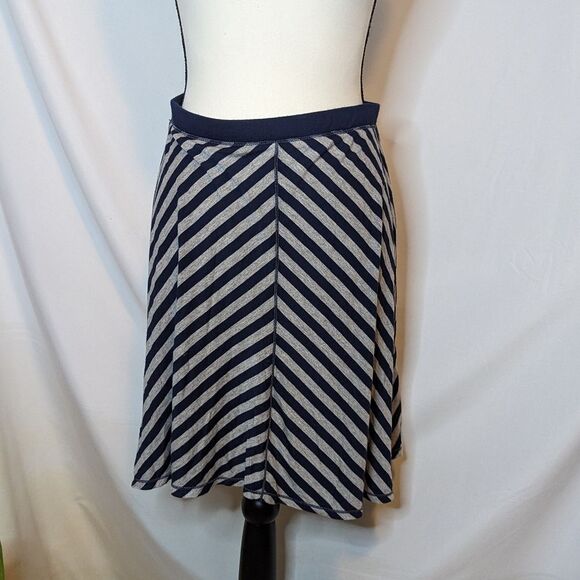 EUC - Max Studio Blue and Grey Chevron Stripes Skirt - M - Picture 1 of 3